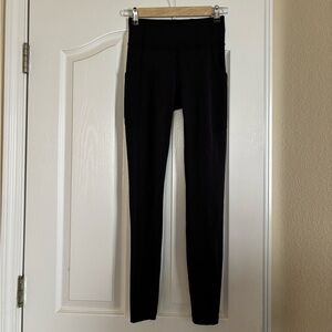 lululemon: InStill High-Rise Tight/Leggings 28” w/ side pockets sz 4 in black